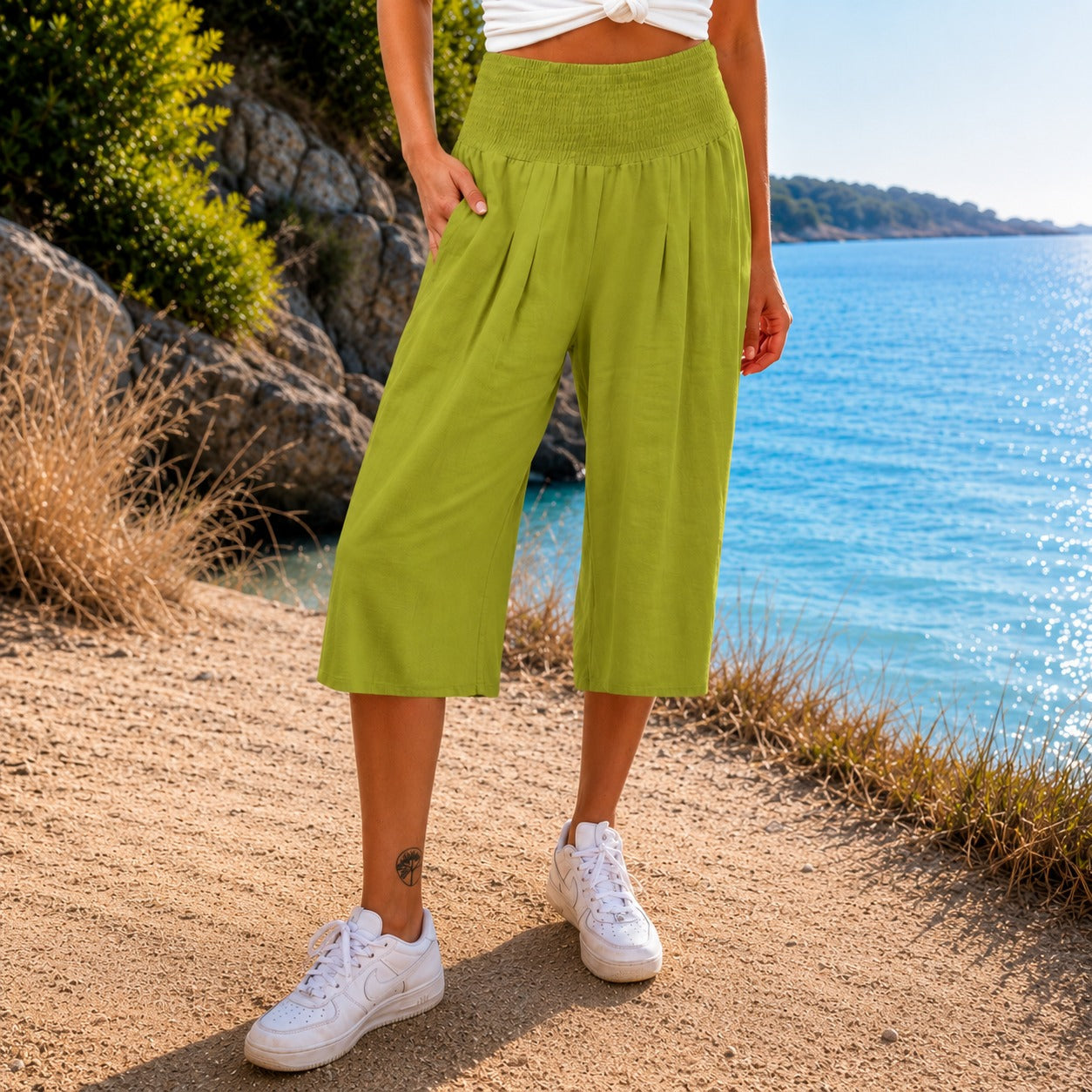 Pantalones capri Rosetta™ de algodón y lino con una elegante cintura fruncida