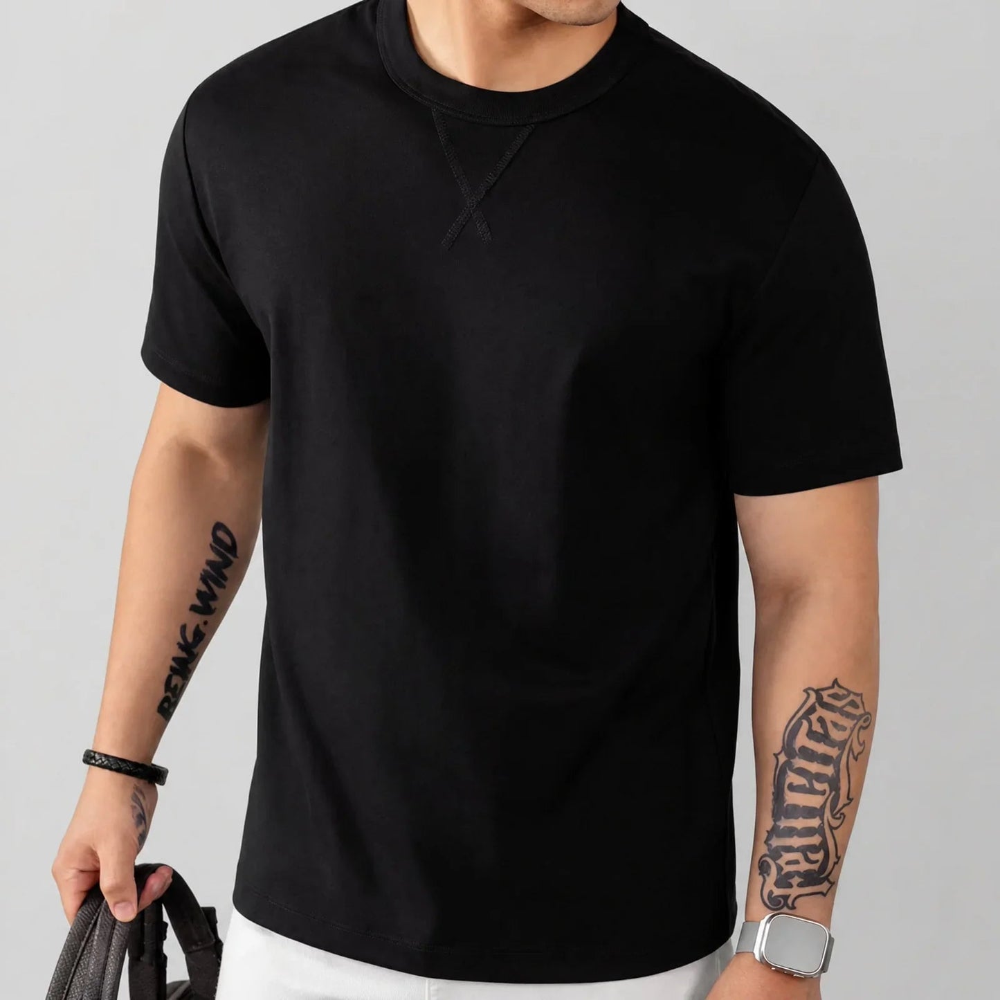 Camiseta Louis™ de algodón de primera calidad con elastano y cuello redondo acanalado